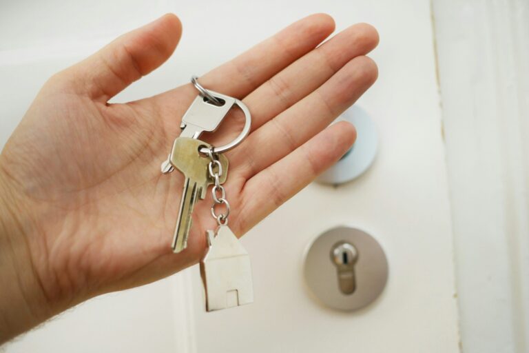 Lire la suite à propos de l’article Les 10 points souvent oubliés avant d’acheter une maison